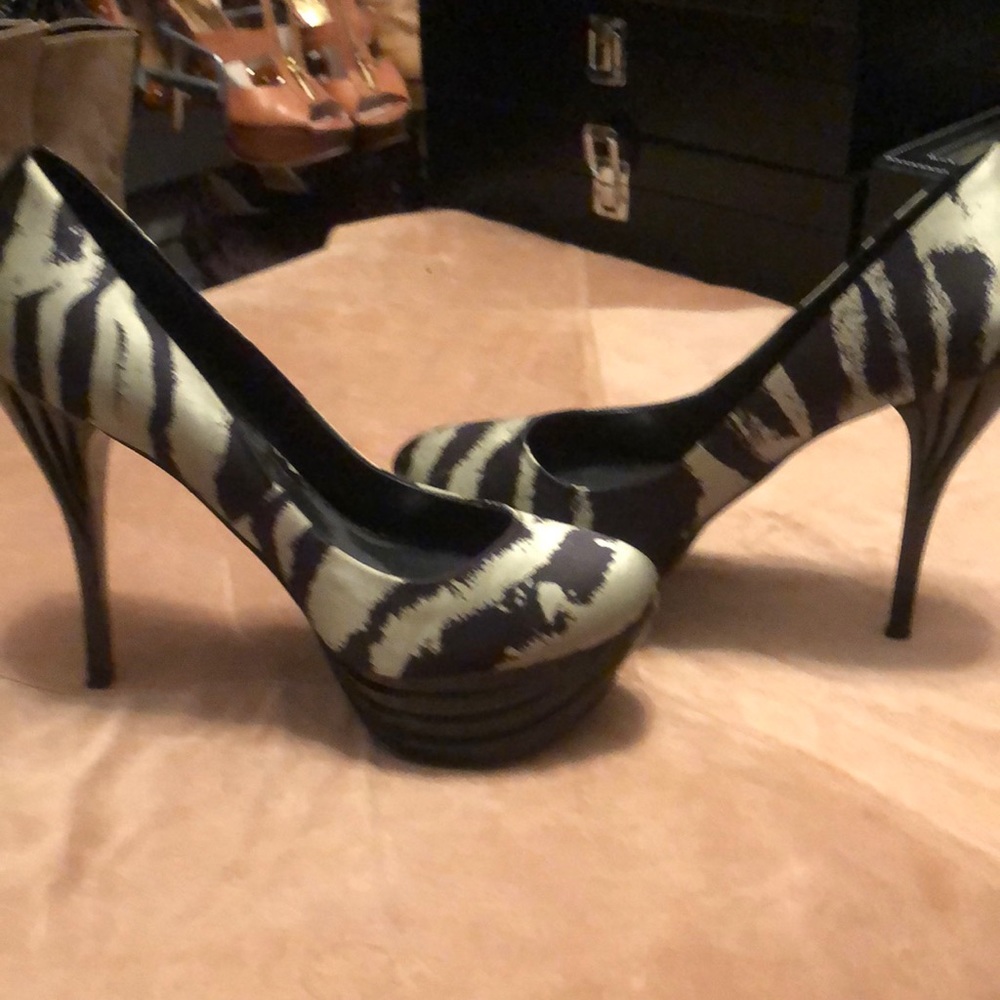 Sexy green Striped Heels ♥️
